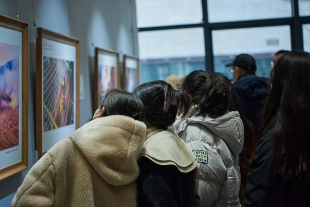 文化馆里感受川渝年味 宜宾2023春节影像纪事摄影展来了