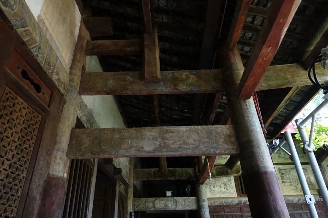 芙蓉四季鱼泉寺寻古 鱼跃山泉中，深山古寺幽
