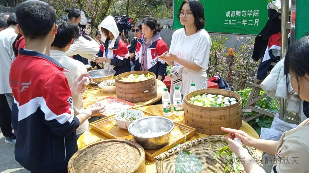 春日踏青探仙草 产教融合绘新篇  合江县高级职业中学红岩坪石斛研学记