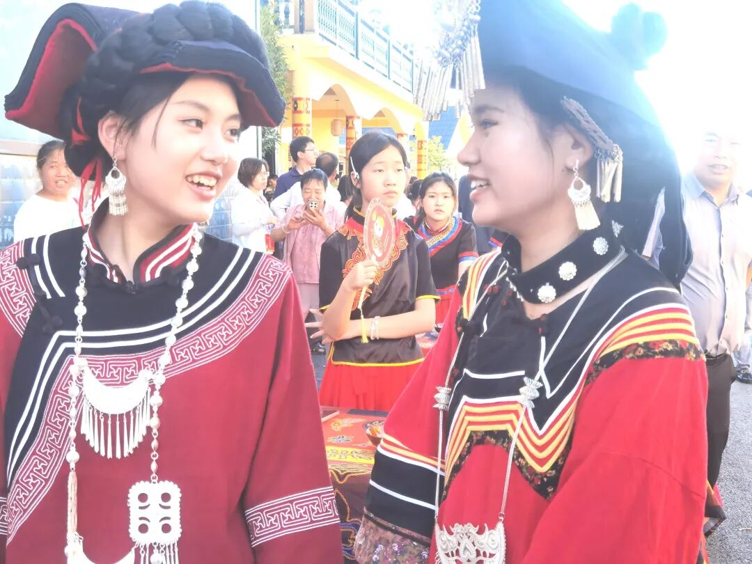 情景大戏燃情乌蒙 万名游客乐享古蔺石屏火把节