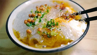 没有一只兔子能活着离开自贡 没有一个人能吃完走得动路