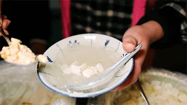 没有一只兔子能活着离开自贡 没有一个人能吃完走得动路