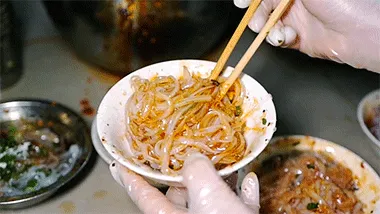 没有一只兔子能活着离开自贡 没有一个人能吃完走得动路