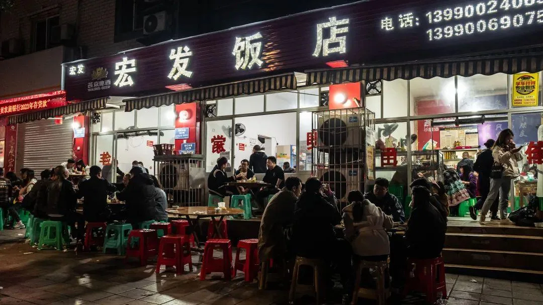 没有一只兔子能活着离开自贡 没有一个人能吃完走得动路