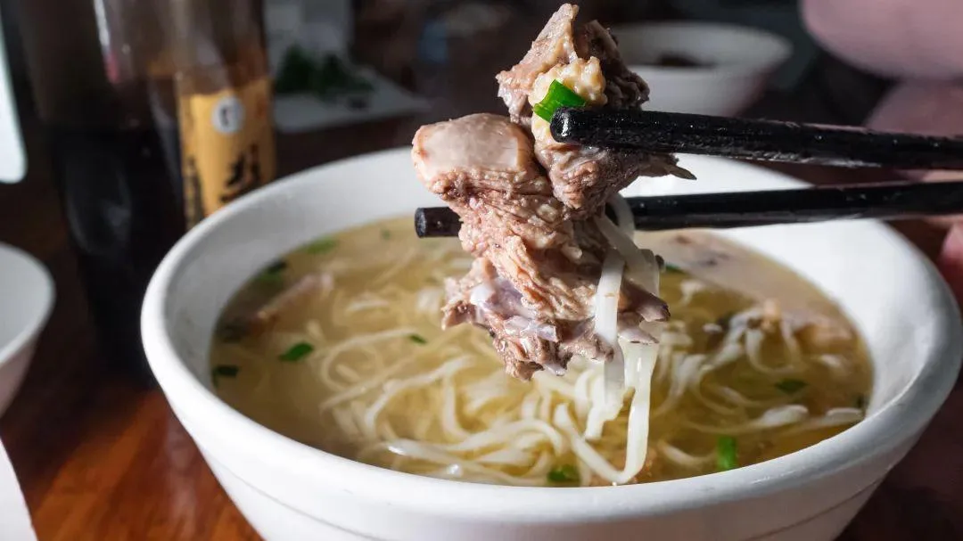 没有一只兔子能活着离开自贡 没有一个人能吃完走得动路