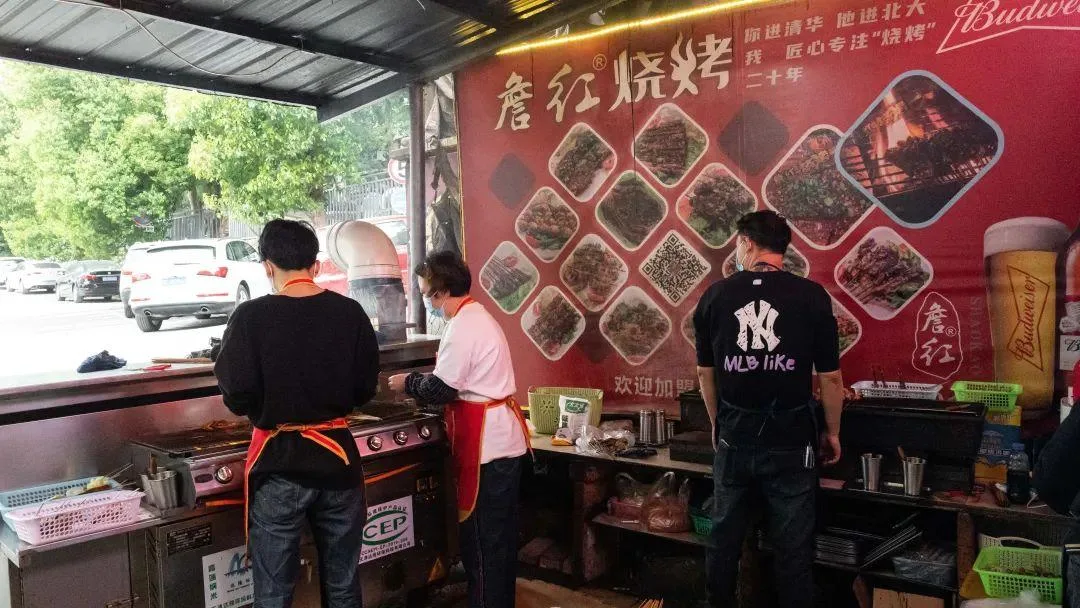 没有一只兔子能活着离开自贡 没有一个人能吃完走得动路