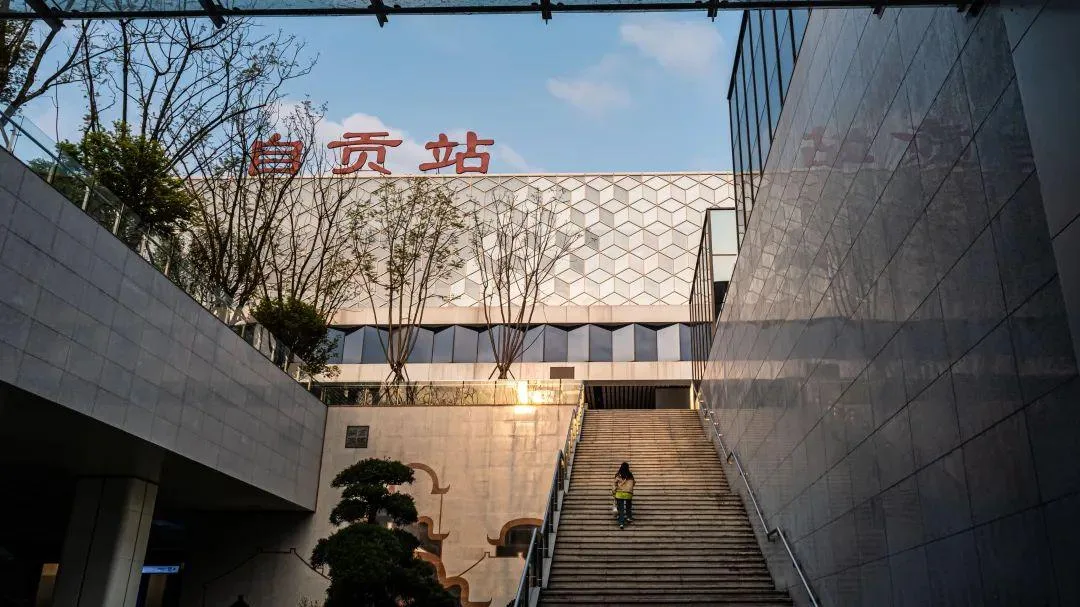 没有一只兔子能活着离开自贡 没有一个人能吃完走得动路