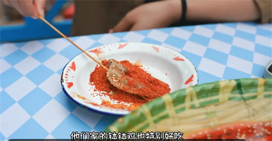 潼川古城小吃街:千年文化一古城,一街美食梦留香