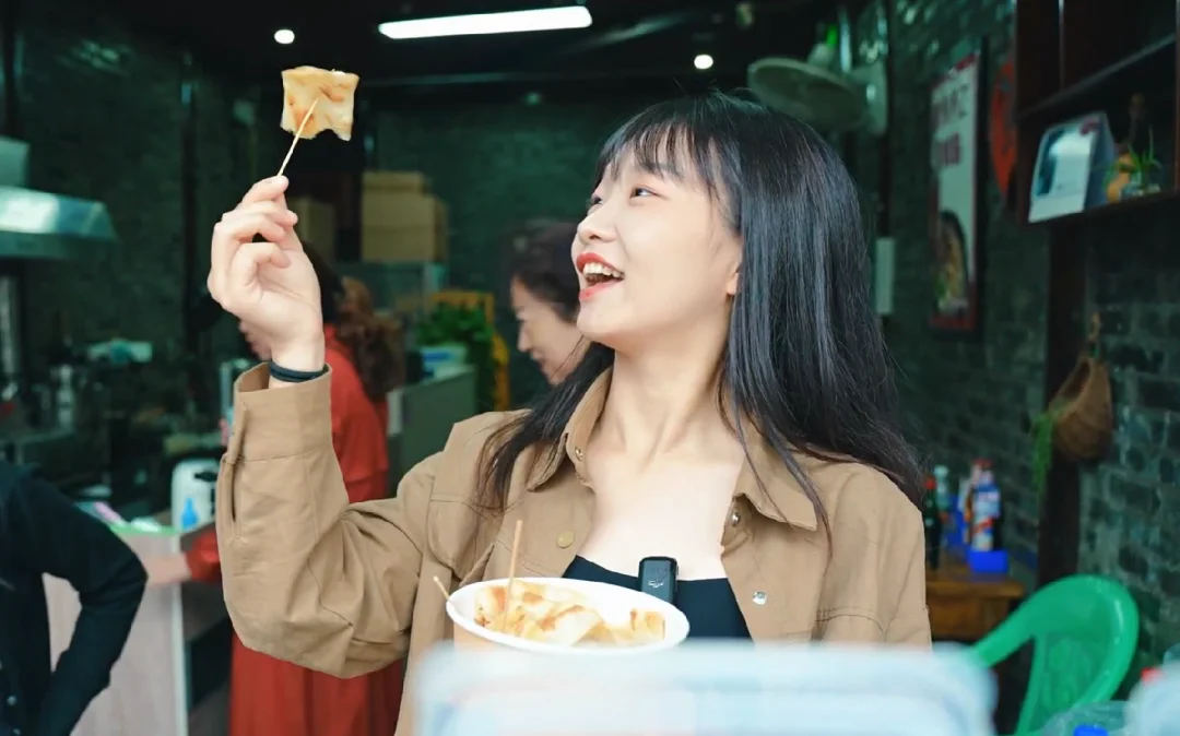 潼川古城小吃街:千年文化一古城,一街美食梦留香