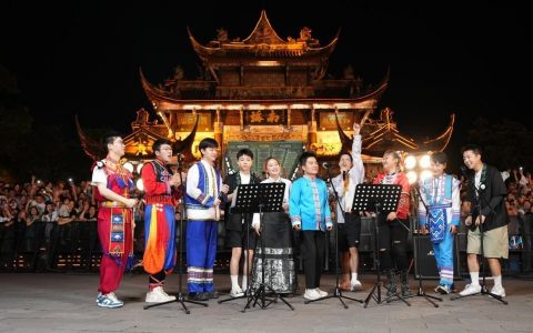 哪些四川好物在“东方甄选”直播间最抢手？