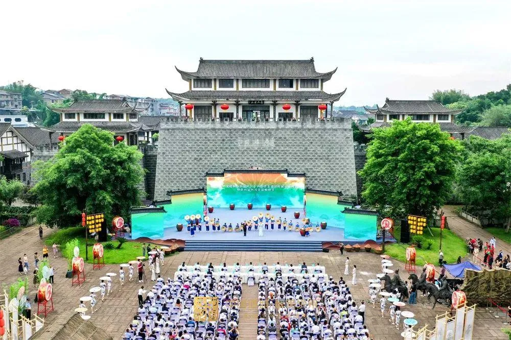 2023年“文化和自然遗产日”四川省非遗宣传展示系列活动暨第四届“四川非遗购物节” 在泸州启动
