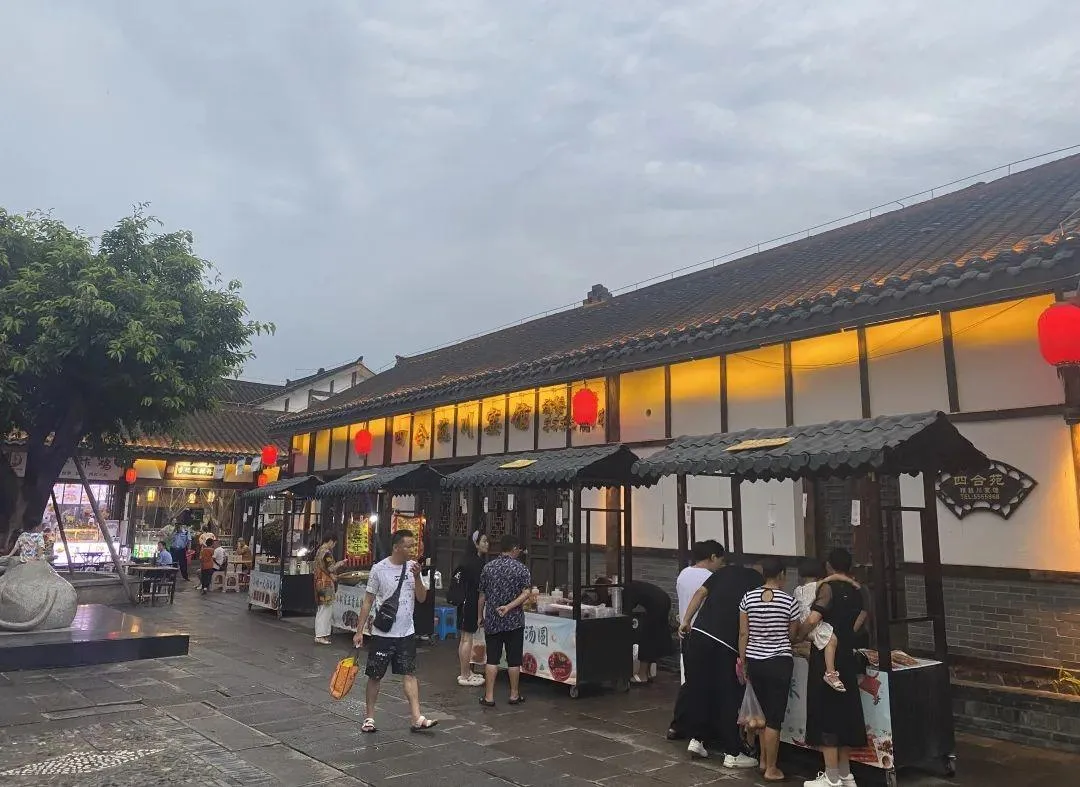 潼川古城:落入凡间的星光