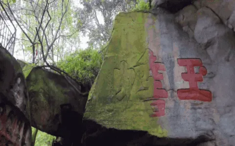 仙境！摩崖石刻、十八罗汉、千手观音，“江南小桂林”藏不住了
