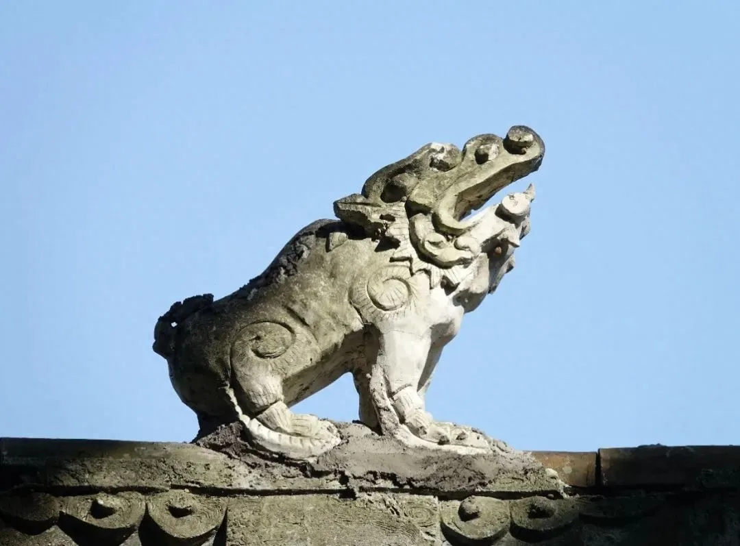 芙蓉四季鱼泉寺寻古 鱼跃山泉中,深山古寺幽