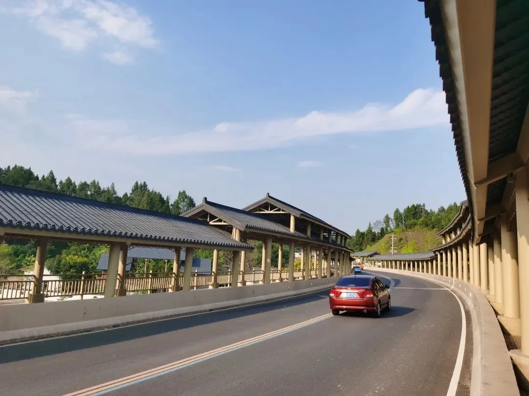 芙蓉四季【“村”游攻略】出城5分钟,这处水墨山村值得你来一次溯溪