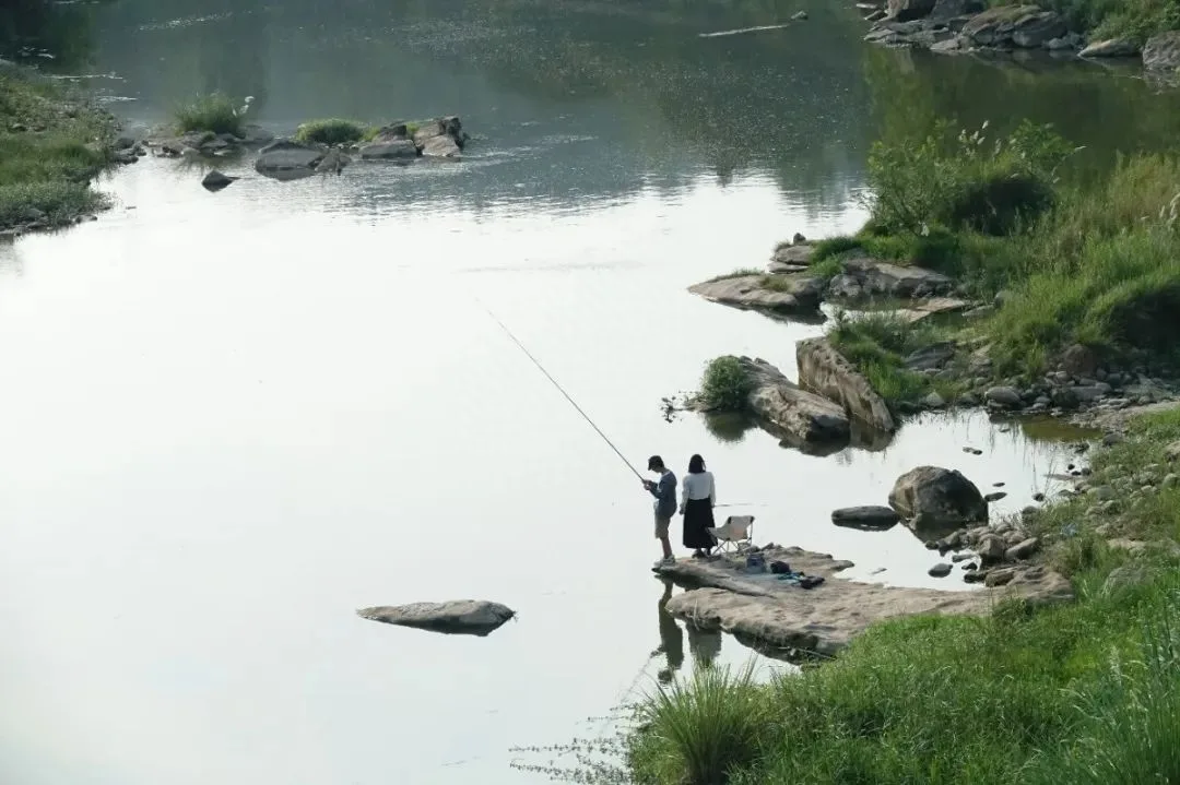 芙蓉四季【“村”游攻略】出城5分钟,这处水墨山村值得你来一次溯溪