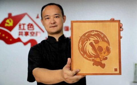 竹雕非遗传承人黄建：以刀为笔，雕刻别样人生