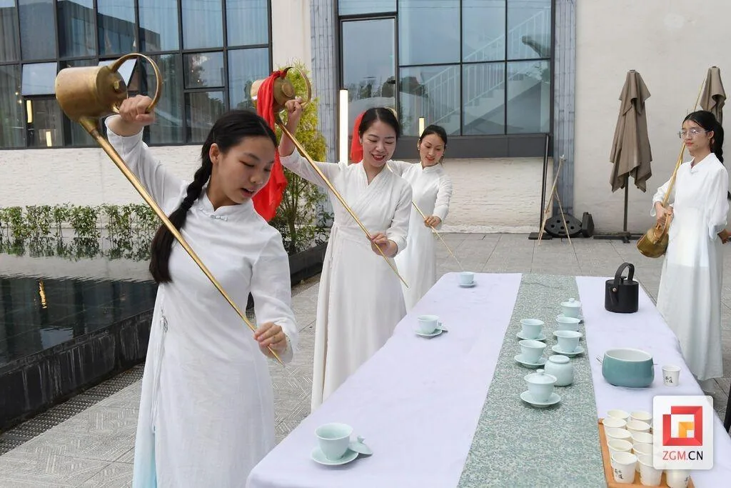 一场持续了十载的“诗意之约”在自贡上演!