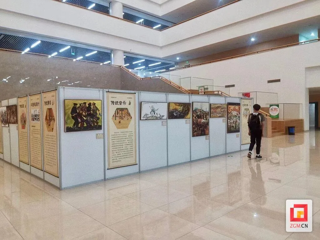 四川轻化工大学举办非遗主题展览吸引众学子前来欣赏