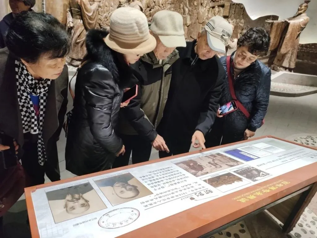 重温昔日|永兴诚创始人张茂玖后人,至永兴诚酱油博览园参观