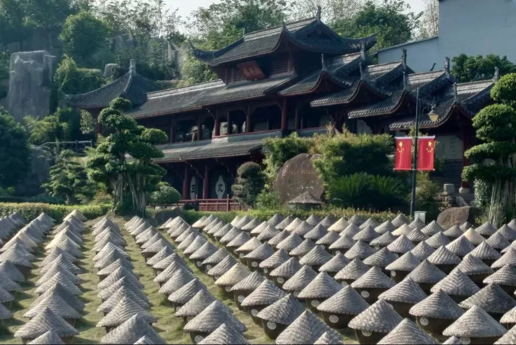 重温昔日|永兴诚创始人张茂玖后人,至永兴诚酱油博览园参观