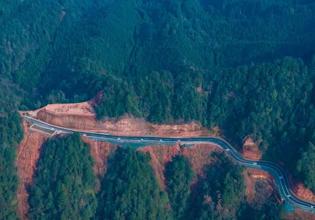 泸州这条乡村公路美出圈!(图5) 5.jpg