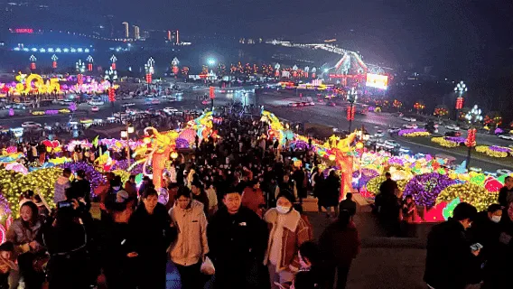 这个春节,宜宾好多名场面!(图10) 10.gif