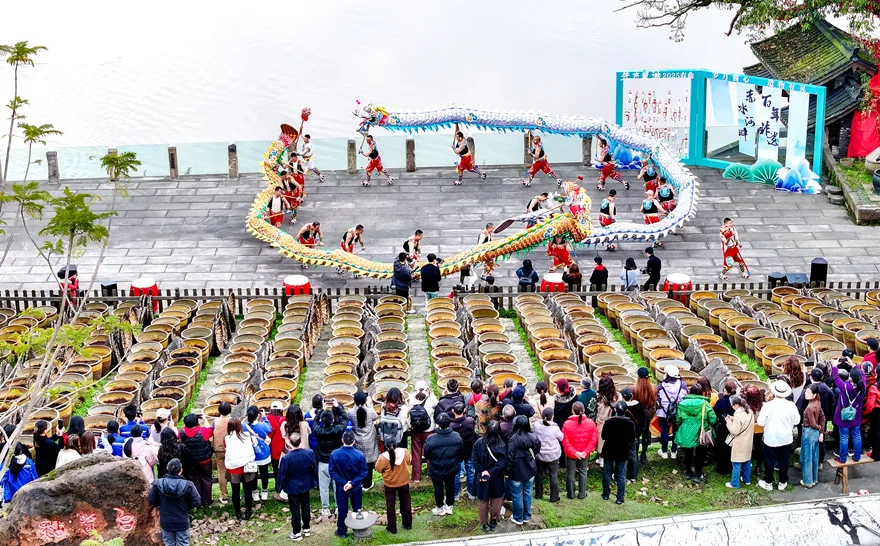 “岁月酱心、造物有灵”—先市酱油2025春曲盛大启幕(图6) befd60772e301fa7f1a53ac76fee4e8.jpg