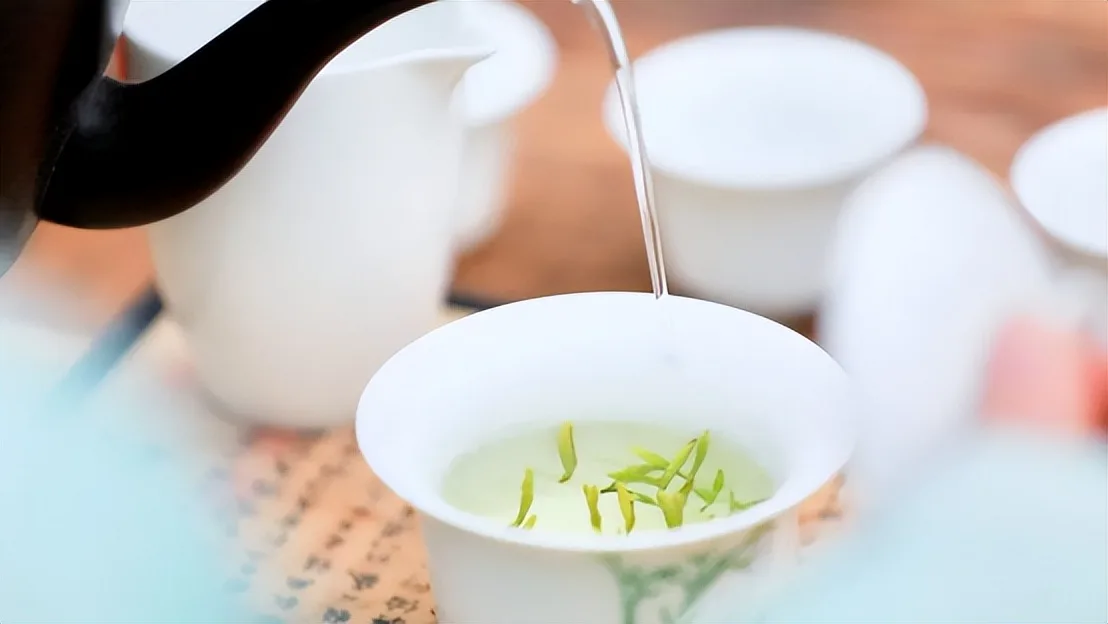 来荣县,邂逅一场绝美的茶山日出!