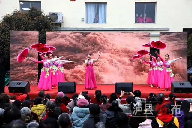 热闹！泸县上千人相约龙贯春会