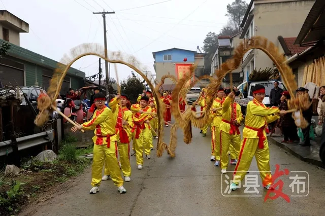 热闹!泸县上千人相约龙贯春会