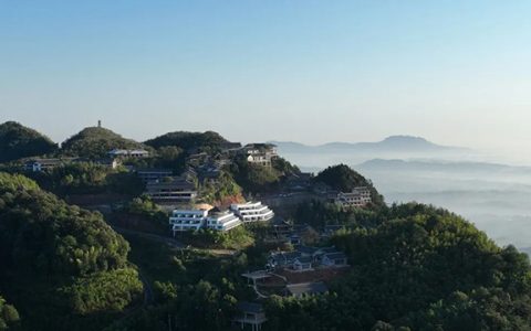 我们顶峰见！今天，一起登顶龙卦山
