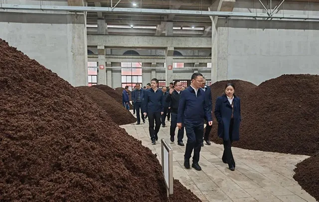 泸州市白酒产业生态链重点项目现场拉练暨赤河左岸项目开工仪式举行