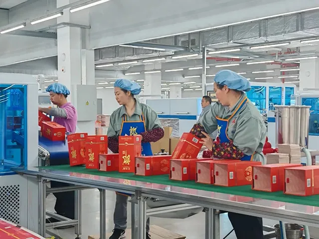 泸州市白酒产业生态链重点项目现场拉练暨赤河左岸项目开工仪式举行(图6) 6.jpg