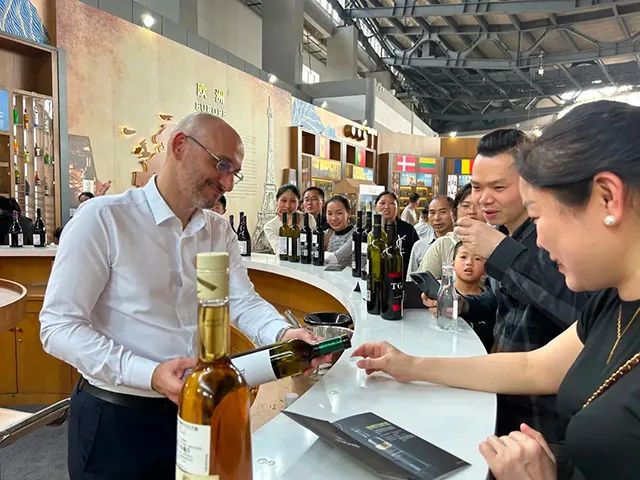 酒博会买不停逛不够丨本届展会最后一天,“扫货”提醒来了(图10) 640-(9).jpg
