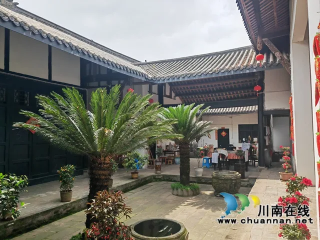 王氏庄园内堂一角（曾佐然摄）.jpg