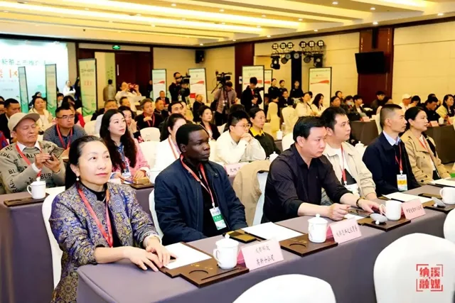 共品中国春天的第一杯茶|2025泸州·纳溪特早茶新茶上市推介活动在成都举行(图5) 5.jpg