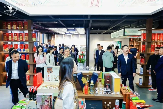 低氘水清 泸商情浓丨纳溪区委书记向千名泸商推介低氘水(图7) 7.jpg
