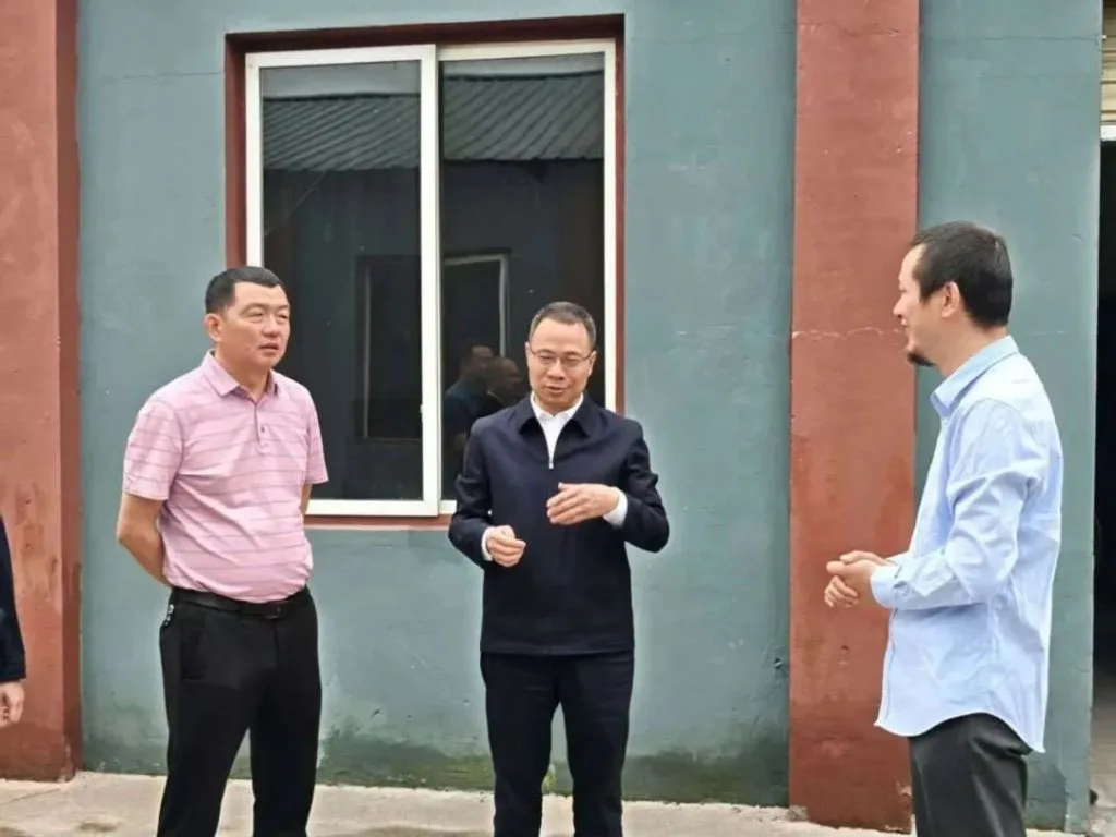 泸县县委副书记吕先莅临蜀汉堂健康产业园指导工作