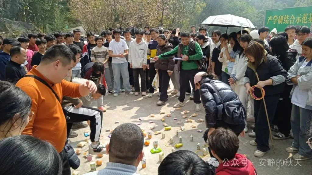 春日踏青探仙草 产教融合绘新篇 合江县高级职业中学红岩坪石斛研学记