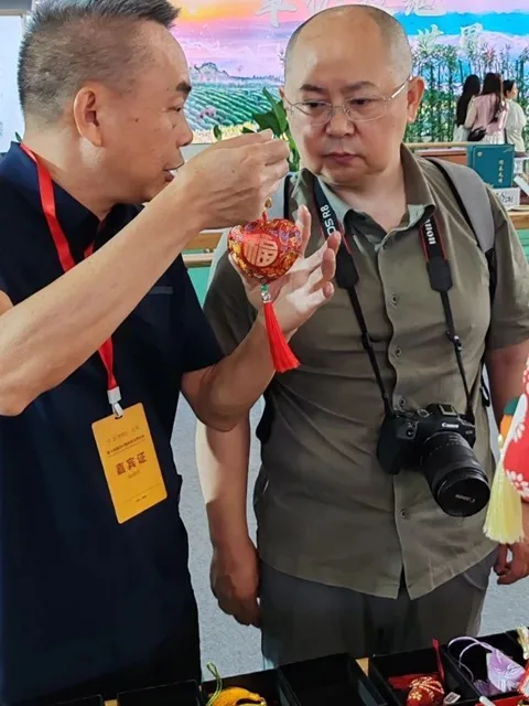 当茶遇上酒和香囊丨泸州茶企跨界破圈,四川国际茶博会上揽金812万(图2) 2.jpg