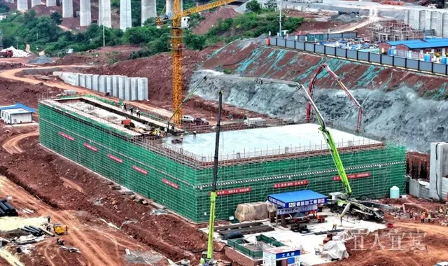 明年5月竣工交付!宜宾这个客运站项目封顶(图3) 县3.jpg