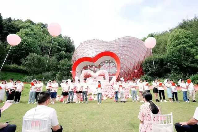 爱心+花海!来体验宜宾这个婚姻登记处的专属浪漫!(图5) 5.jpg
