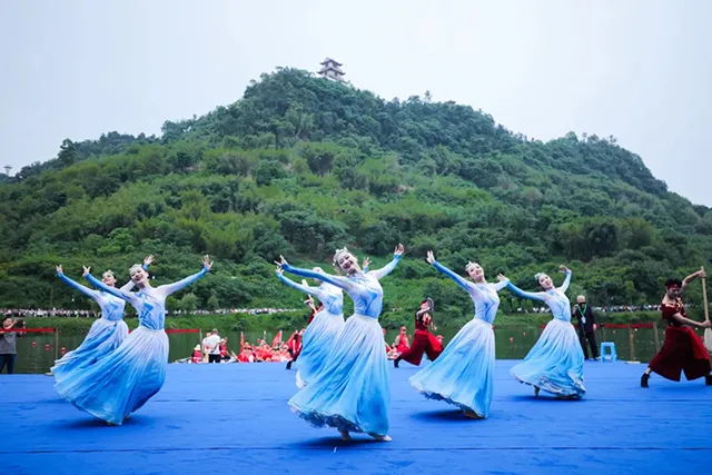 直击!宜宾这场龙舟赛好闹热!(图15) 15.jpg
