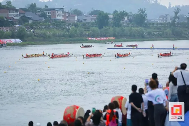 疯狂刷屏!自贡这场龙舟赛好闹热!(图9) 9.jpg