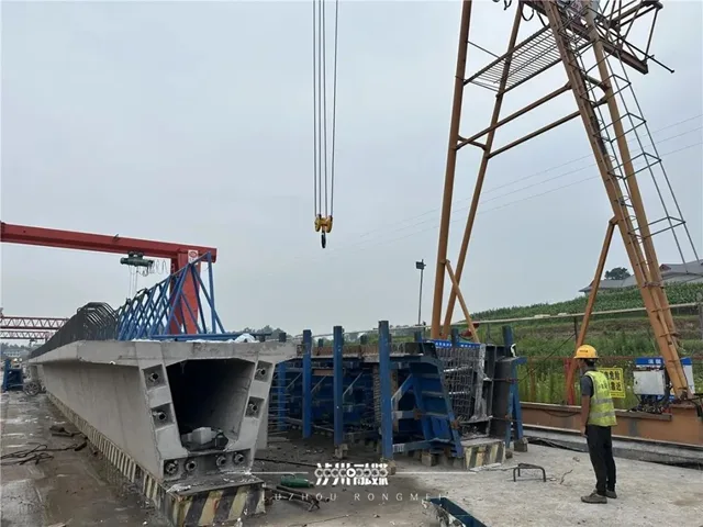 预计年底完成全线工程,自贡至泸州港公路加速建设(图1) 港1.jpg