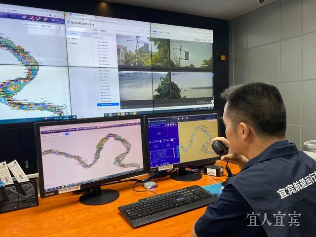 水位低于同期4.5米!长江叙泸段遭遇罕见“枯洪急转”现象(图1) 江1.jpg