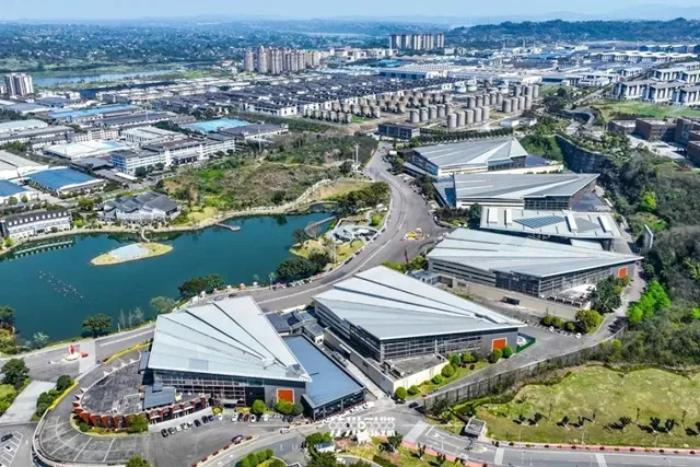 音乐会、露天电影都有!2025川货电商节泸州分会场活动来了(图1) 会1.jpg