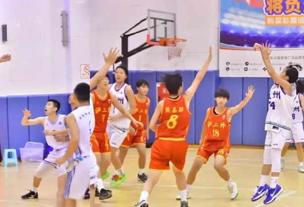 “奔跑吧·少年”“酒城麒麟杯” 泸州市第三届青少年校园体育联赛篮球冠军赛圆满落幕(图2) 球2.png