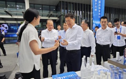 泸州造“核奥低氘水” 亮相全省重点场景项目推介活动